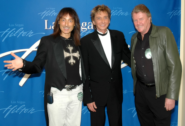 Paul at the Las Vegas Hilton with Tony McLaren and Barry Manilow